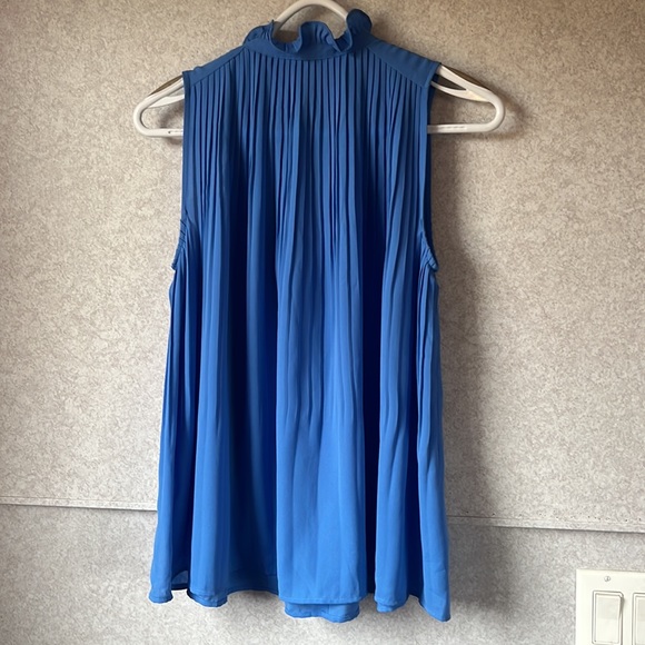 LOFT BLUE ACCORDION BLOUSE SIZE SM - Picture 6 of 6